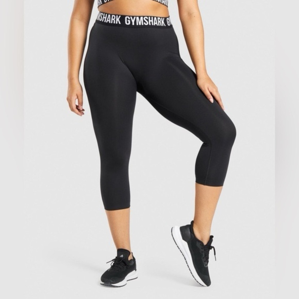Gymshark Women's Black cropped Leggings